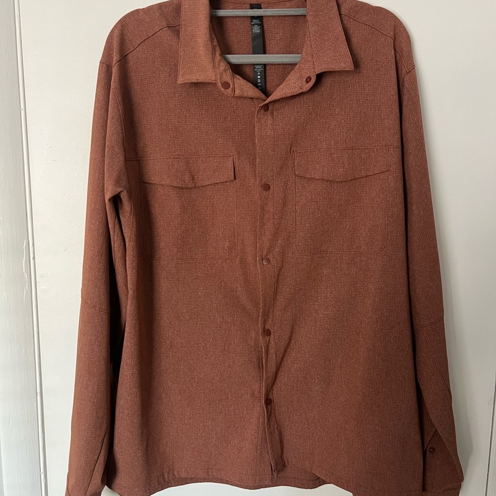 Lululemon Men's button down casual shirt